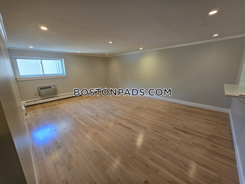 BOSTON - BRIGHTON - OAK SQUARE - 1 Bed, 1 Bath - Image 31