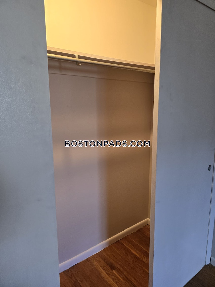 BOSTON - BRIGHTON - OAK SQUARE - 1 Bed, 1 Bath - Image 35