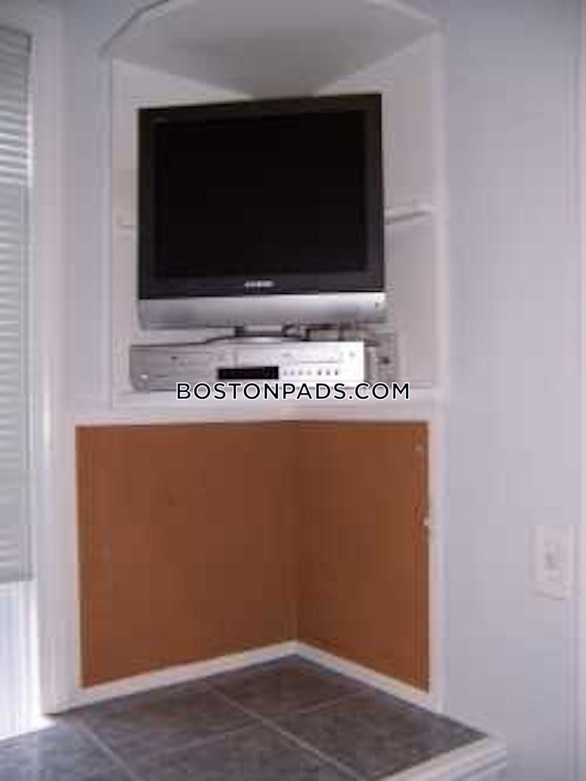 BOSTON - EAST BOSTON - JEFFRIES POINT - 1 Bed, 1 Bath - Image 12