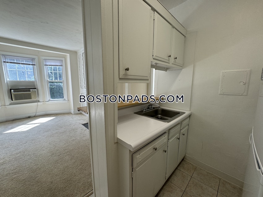 BROOKLINE- COOLIDGE CORNER - 2 Beds, 1 Bath - Image 2