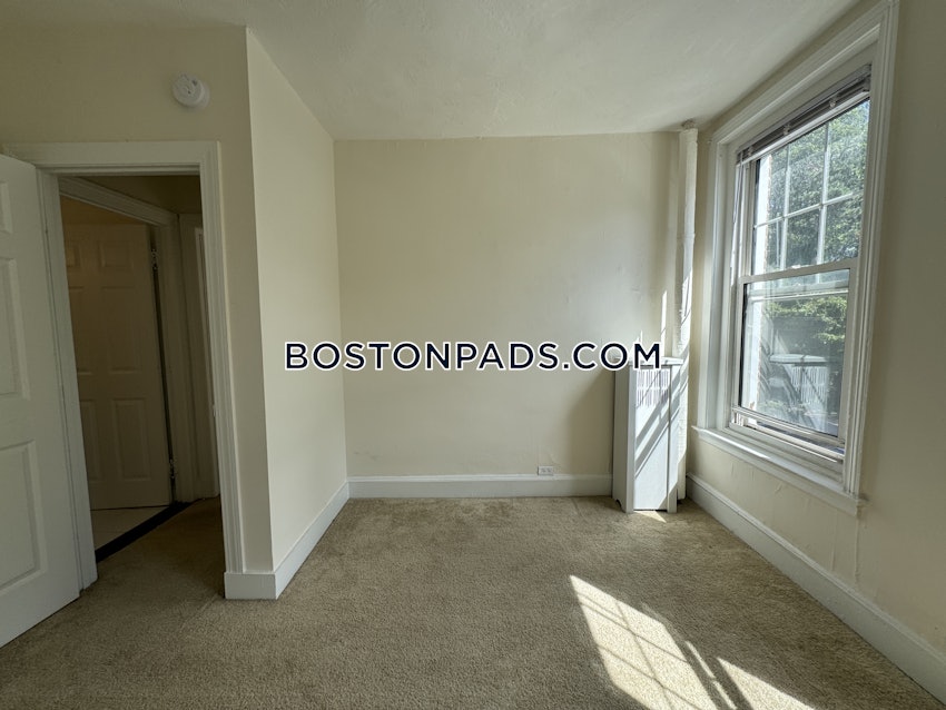 BROOKLINE- COOLIDGE CORNER - 2 Beds, 1 Bath - Image 9