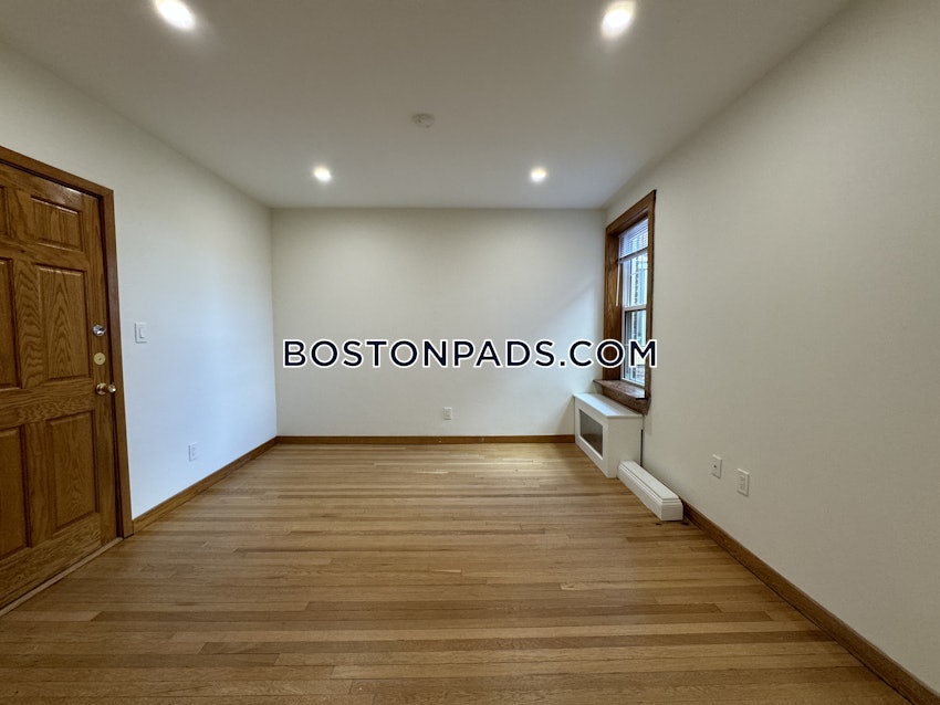 BROOKLINE- COOLIDGE CORNER - 2 Beds, 1 Bath - Image 16