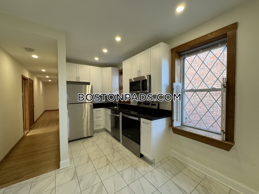 BROOKLINE- COOLIDGE CORNER - 2 Beds, 1 Bath - Image 9