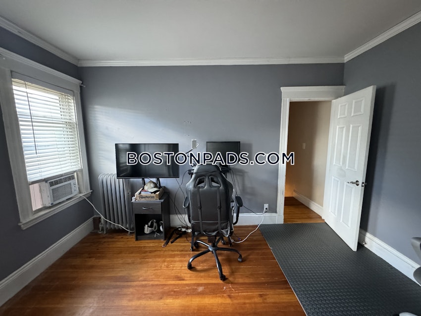 MEDFORD - WELLINGTON - 3 Beds, 1 Bath - Image 3