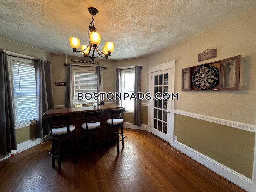 MEDFORD - WELLINGTON - 3 Beds, 1 Bath - Image 11