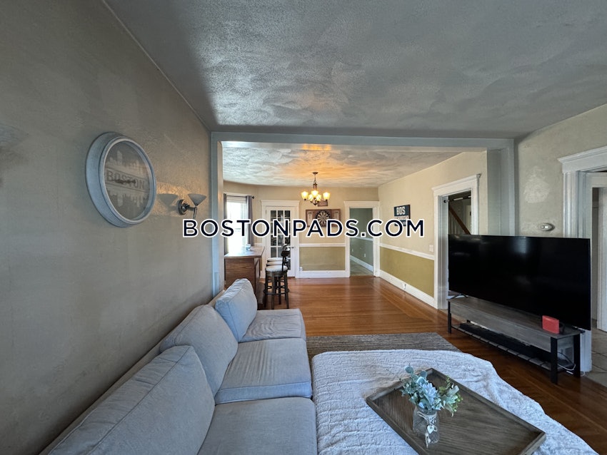 MEDFORD - WELLINGTON - 3 Beds, 1 Bath - Image 10