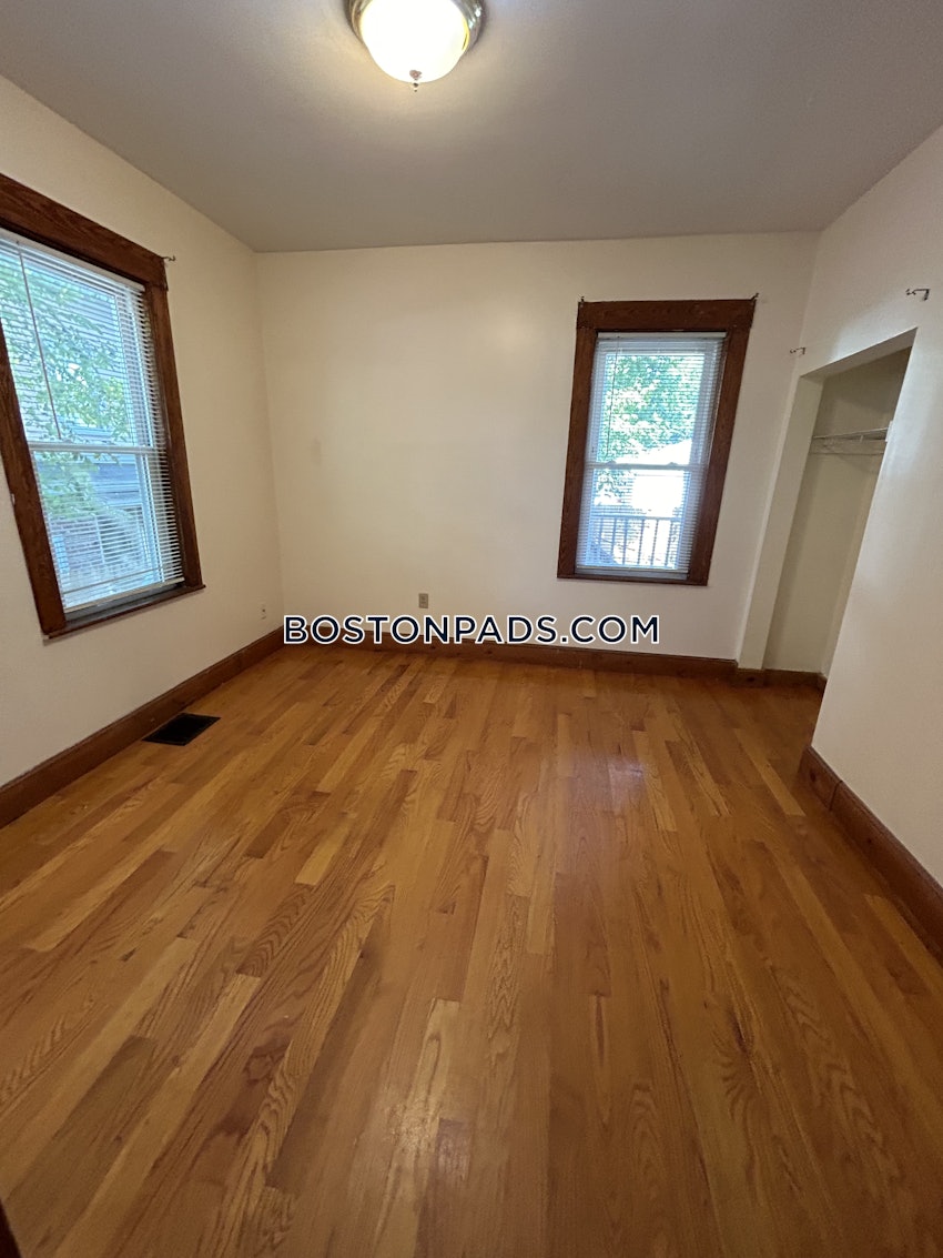 MEDFORD - TUFTS - 2 Beds, 1 Bath - Image 4