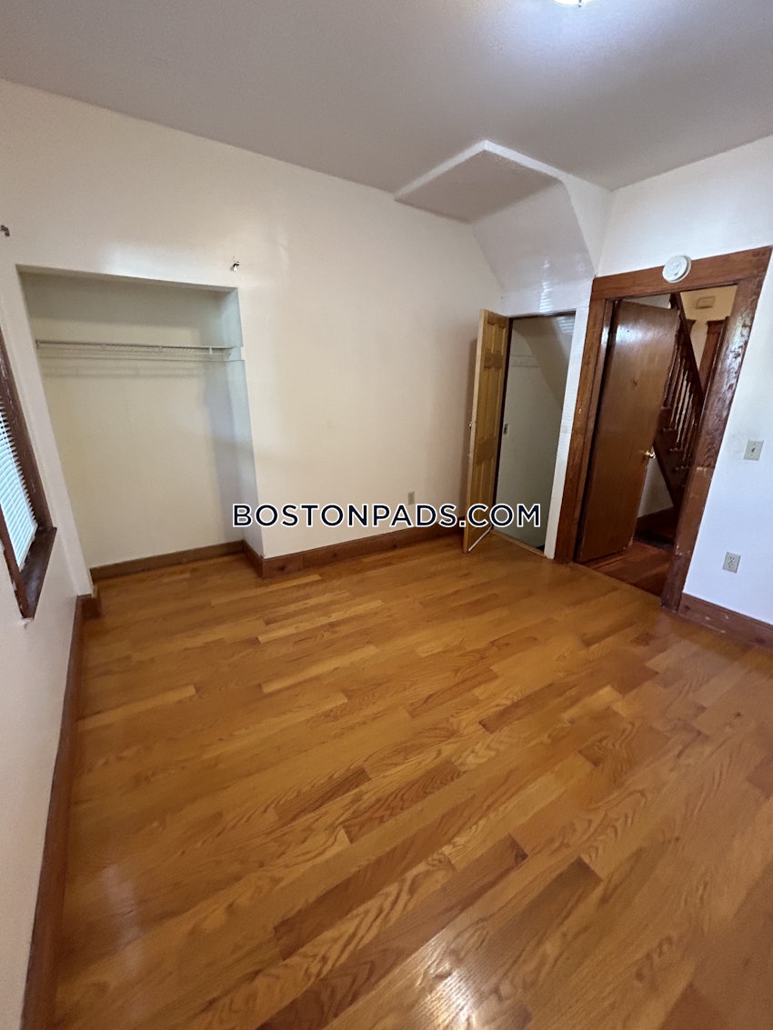 MEDFORD - TUFTS - 2 Beds, 1 Bath - Image 3