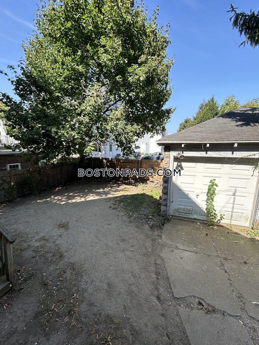 MEDFORD - TUFTS - 2 Beds, 1 Bath - Image 2