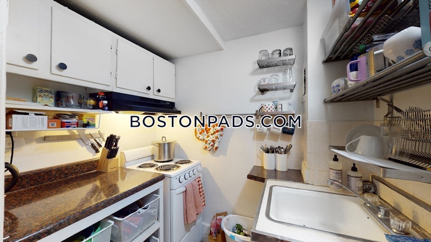 BOSTON - BACK BAY - 1 Bed, 1 Bath - Image 2