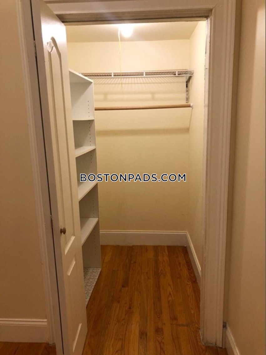 BOSTON - BACK BAY - 1 Bed, 1 Bath - Image 3