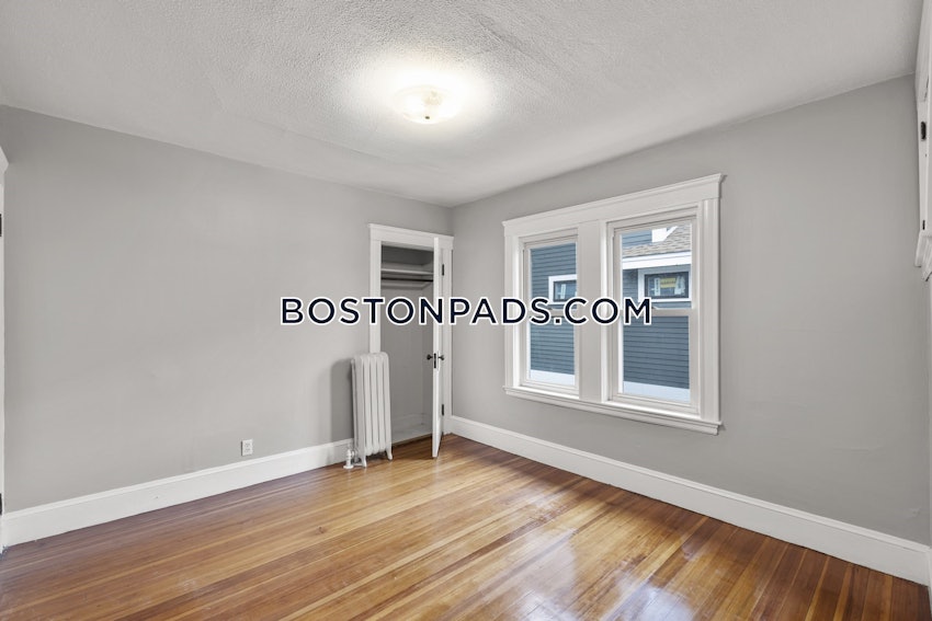 MEDFORD - TUFTS - 3 Beds, 1 Bath - Image 16