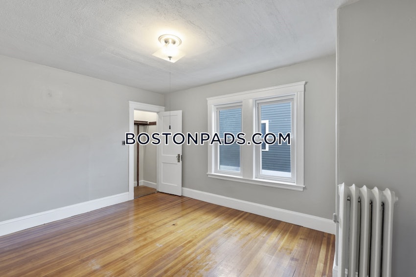 MEDFORD - TUFTS - 3 Beds, 1 Bath - Image 14