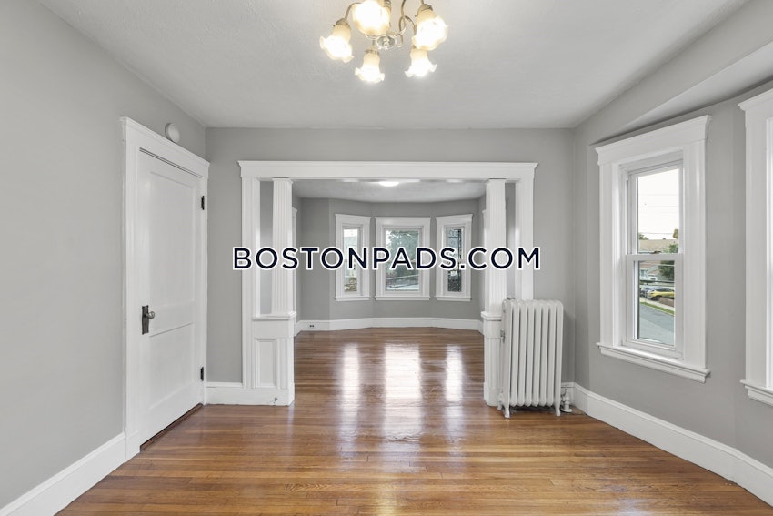 MEDFORD - TUFTS - 3 Beds, 1 Bath - Image 9