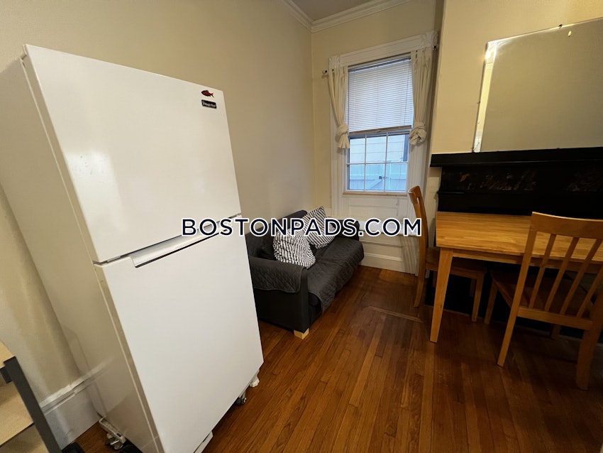 CAMBRIDGE - INMAN SQUARE - 1 Bed, 1 Bath - Image 15