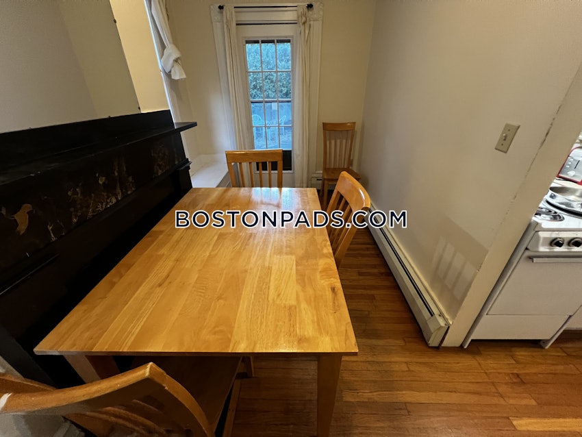 CAMBRIDGE - INMAN SQUARE - 1 Bed, 1 Bath - Image 1