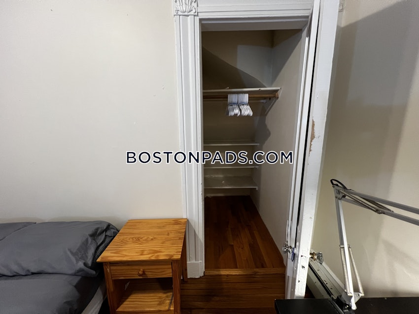 CAMBRIDGE - INMAN SQUARE - 1 Bed, 1 Bath - Image 11