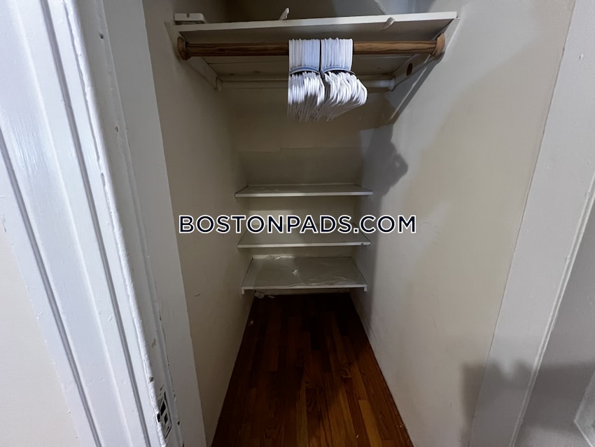 CAMBRIDGE - INMAN SQUARE - 1 Bed, 1 Bath - Image 10