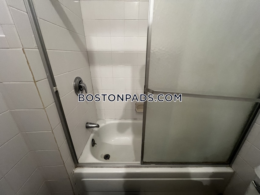 CAMBRIDGE - INMAN SQUARE - 1 Bed, 1 Bath - Image 18