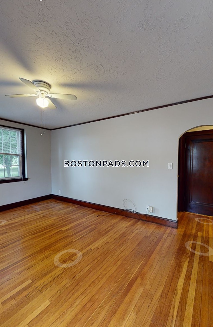 SOMERVILLE - TUFTS - 1 Bed, 1 Bath - Image 6