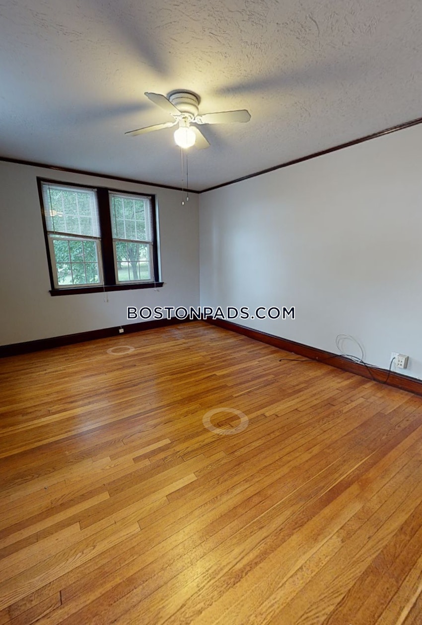 SOMERVILLE - TUFTS - 1 Bed, 1 Bath - Image 3