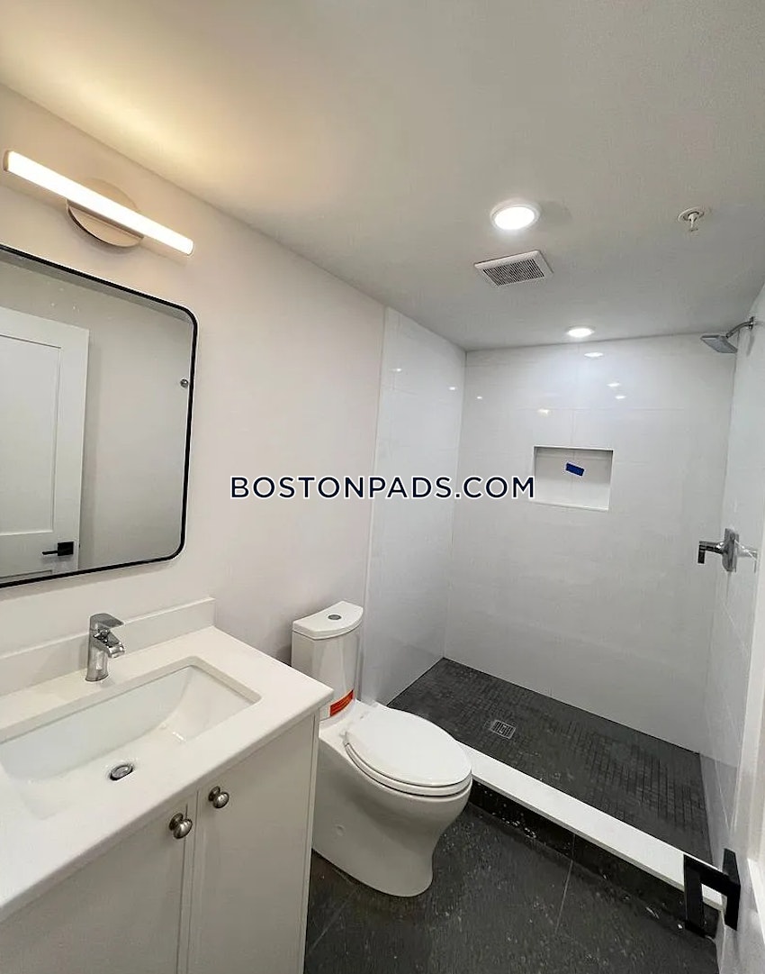 BOSTON - CHINATOWN - 3 Beds, 1.5 Baths - Image 8