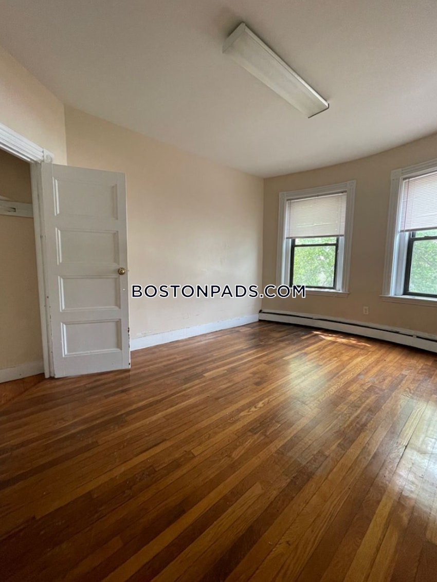 BOSTON - DORCHESTER - DUDLEY STREET AREA - 3 Beds, 1 Bath - Image 7