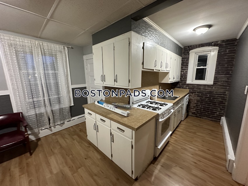 SOMERVILLE - UNION SQUARE - 3 Beds, 1 Bath - Image 3