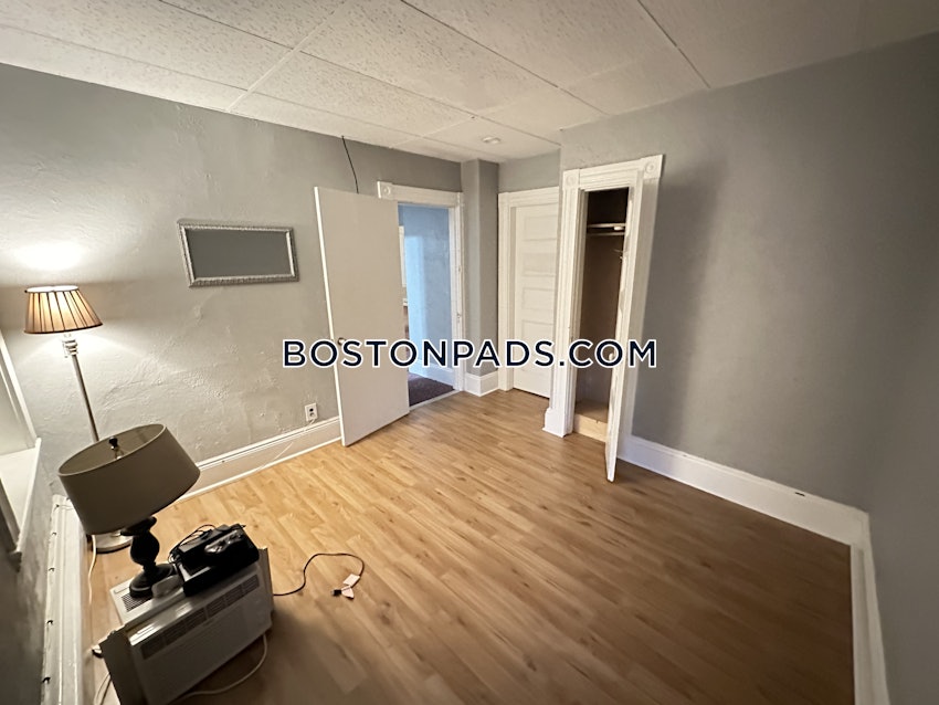 SOMERVILLE - UNION SQUARE - 3 Beds, 1 Bath - Image 15