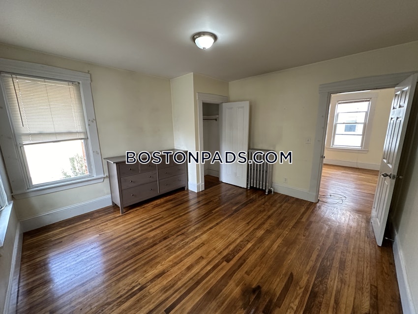 SOMERVILLE - WINTER HILL - 3 Beds, 1 Bath - Image 7