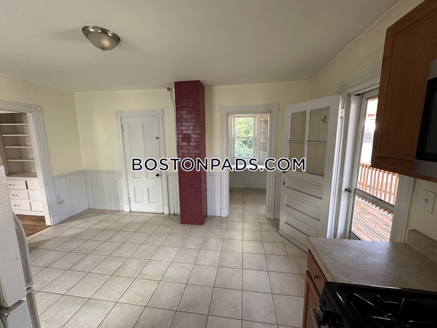 SOMERVILLE - WINTER HILL - 3 Beds, 1 Bath - Image 3