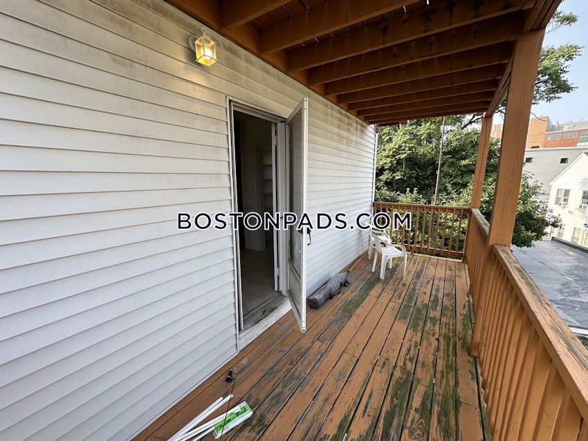 SOMERVILLE - WINTER HILL - 3 Beds, 1 Bath - Image 1