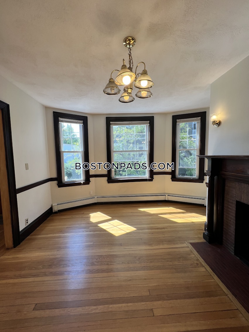 BOSTON - BRIGHTON - OAK SQUARE - 3 Beds, 1 Bath - Image 12