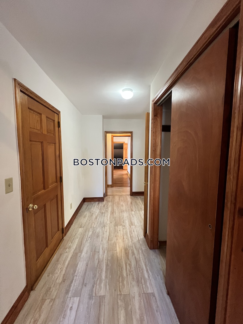 BOSTON - BRIGHTON - OAK SQUARE - 3 Beds, 1 Bath - Image 4