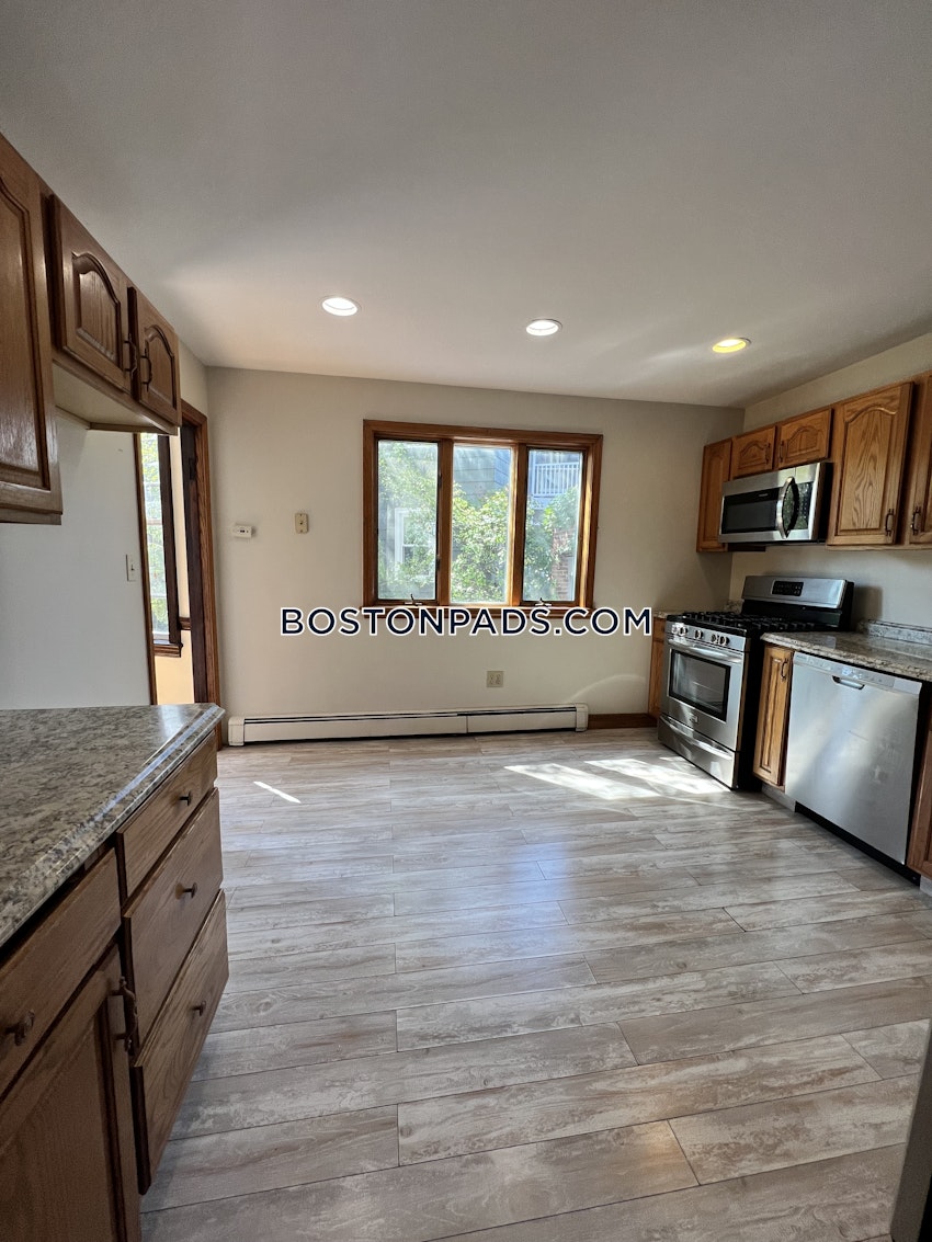 BOSTON - BRIGHTON - OAK SQUARE - 3 Beds, 1 Bath - Image 3