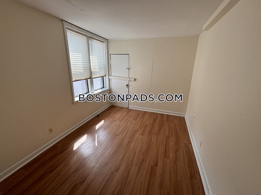 BOSTON - ALLSTON - 3 Beds, 1.5 Baths - Image 10