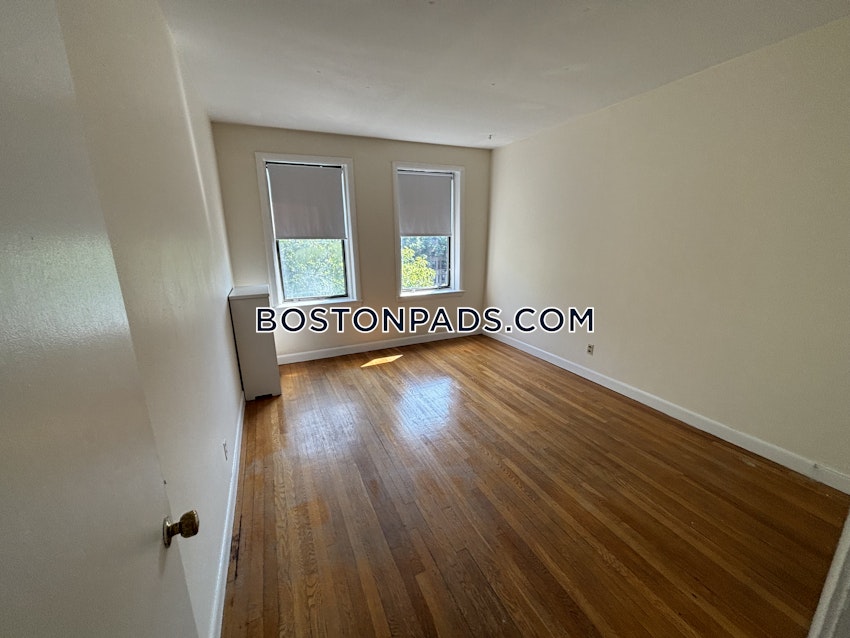 BOSTON - ALLSTON - 3 Beds, 1.5 Baths - Image 9