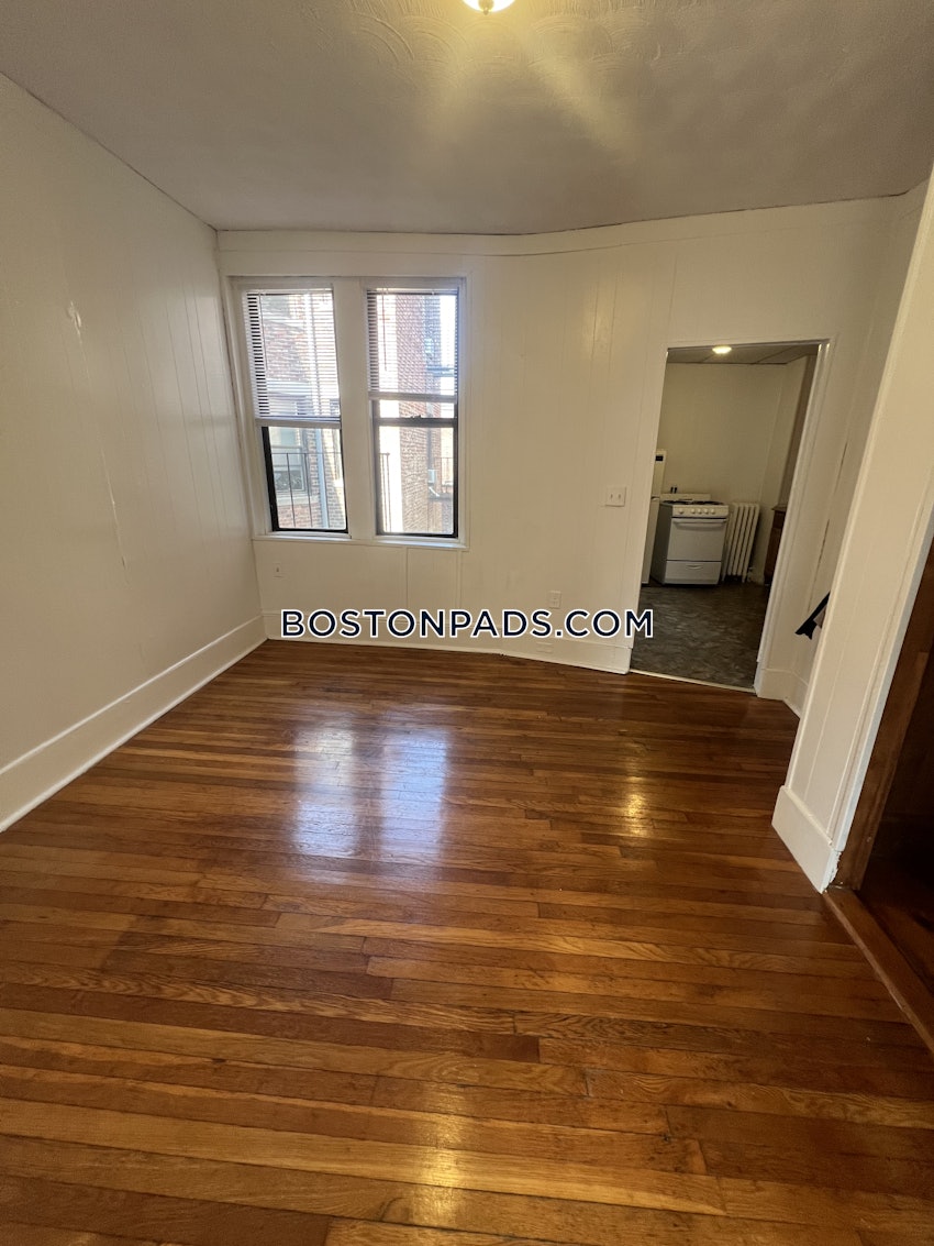 BOSTON - BEACON HILL - 2 Beds, 1 Bath - Image 5