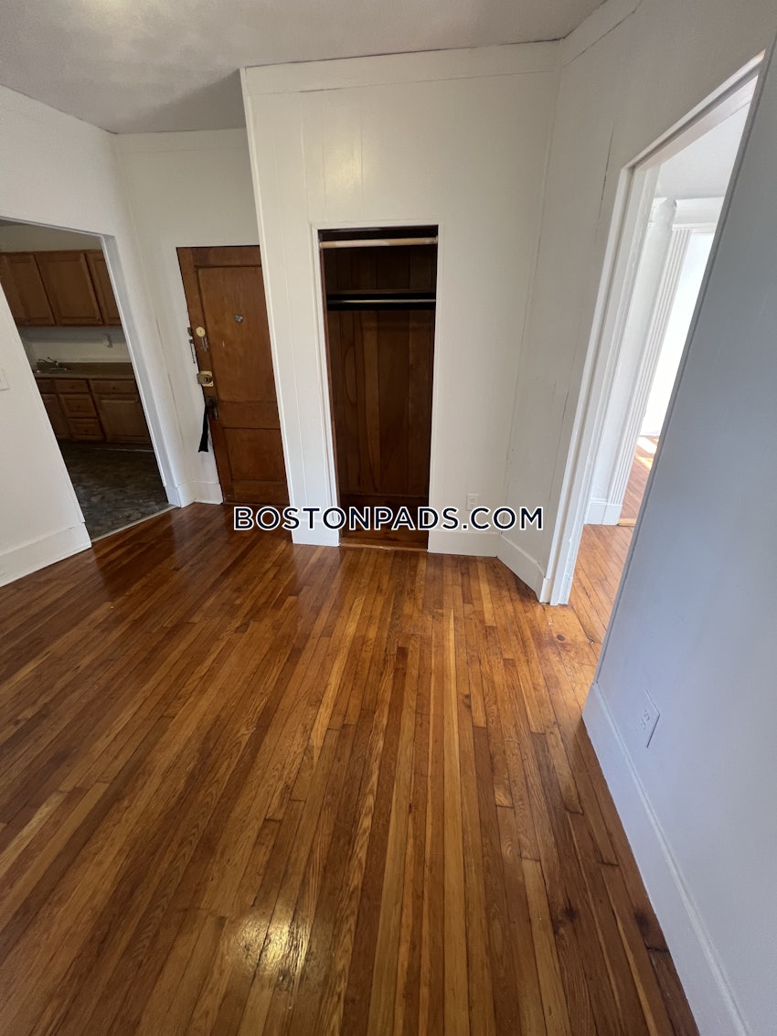 BOSTON - BEACON HILL - 2 Beds, 1 Bath - Image 4