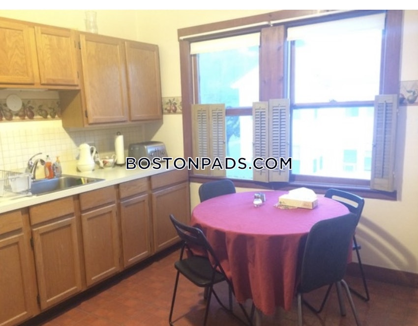 BOSTON - WEST ROXBURY - 2 Beds, 1 Bath - Image 4