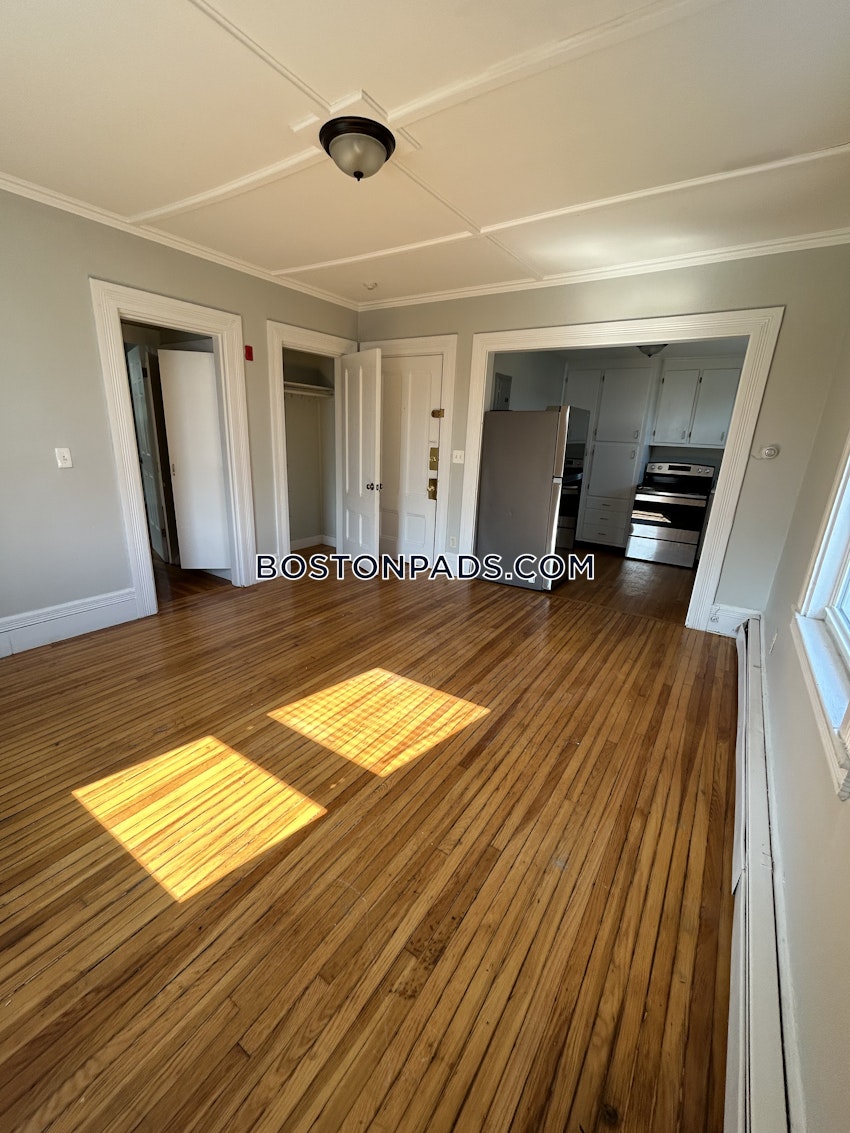 LYNN - 1 Bed, 1 Bath - Image 14