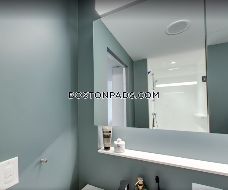 Boylston St., Boston