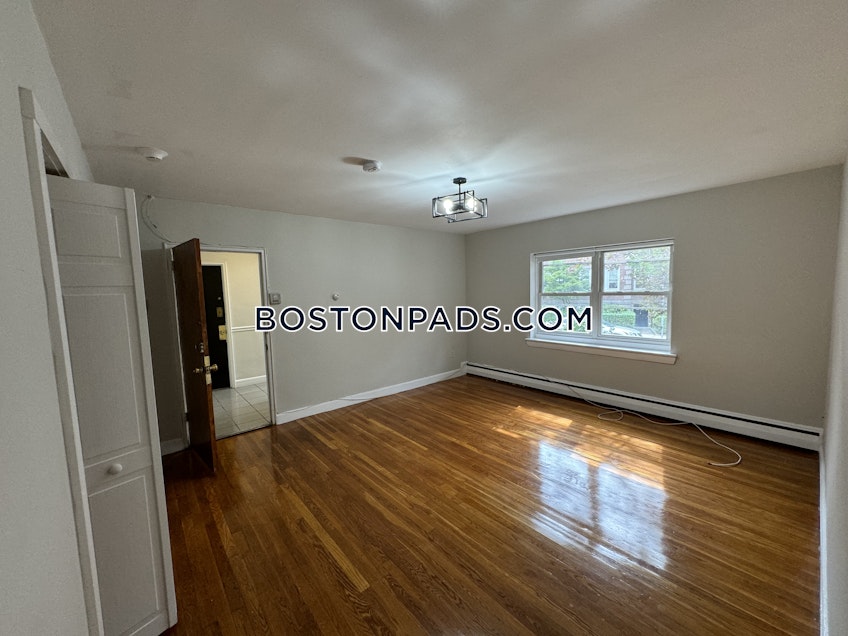 Boston - $3,400+ /month