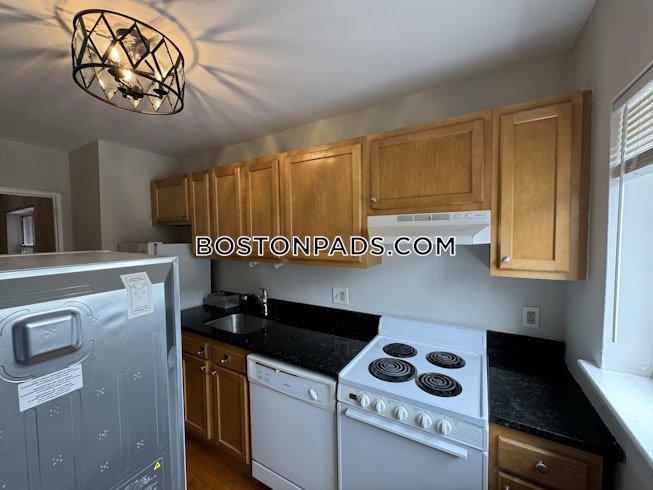 Boston - $2,710+ /mo