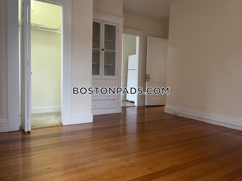 Boston - $2,100+ /month