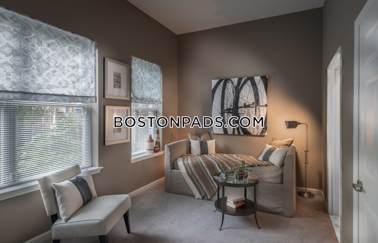 Overlook Ridge Dr., Revere