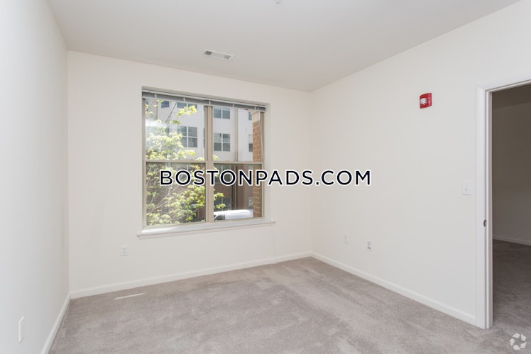 Overlook Ridge Dr., Revere