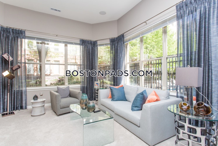 Overlook Ridge Dr., Revere