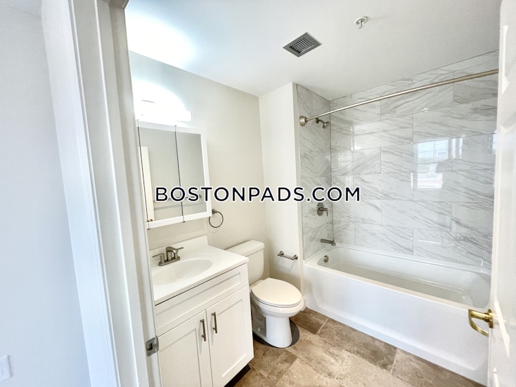 Massachusetts Ave, Cambridge