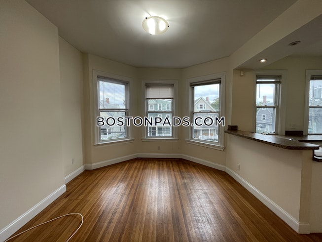 Boston - $2,700+ /mo